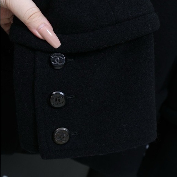 ❌SOLD❌Vintage Chanel bow tie jacket - Picture 3 of 10